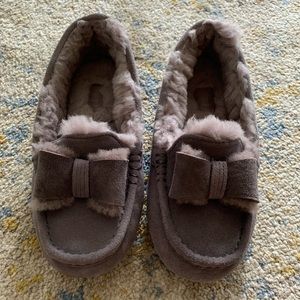 UGG Ansley Twinface Bow Moccasins